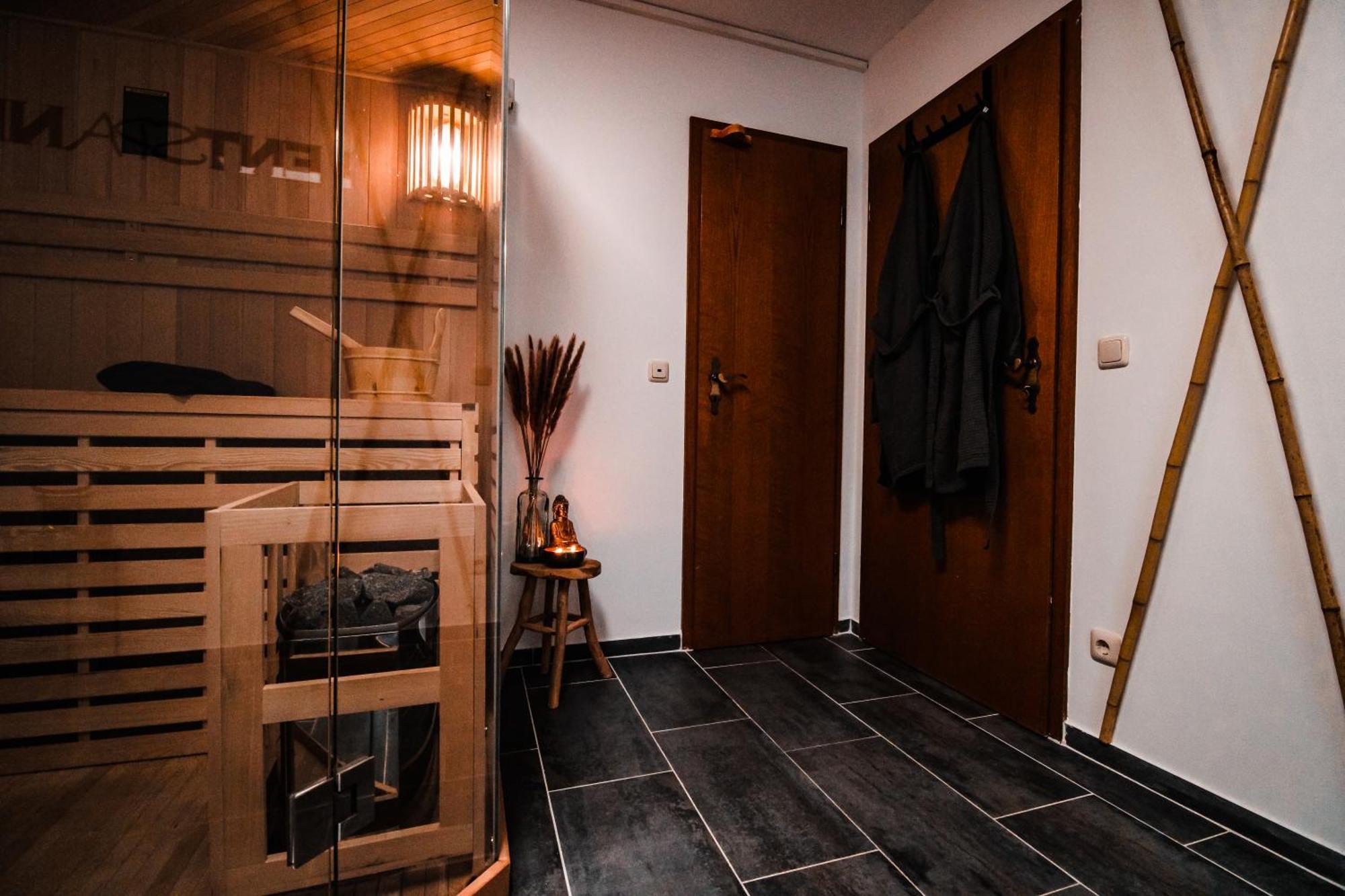 Stilvolle Wellness-Ferienwohnung In Neef Whirlpool, Sauna, Grill, Fitness, Billard & Moselblick ภายนอก รูปภาพ