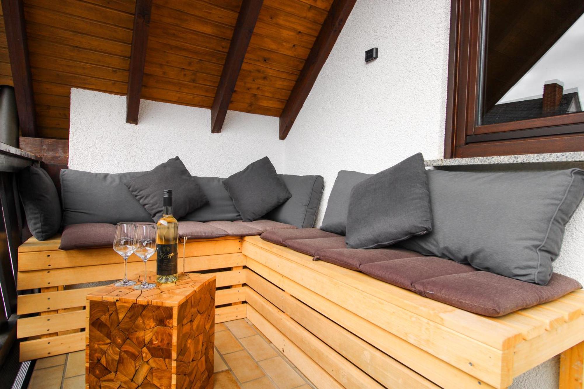 Stilvolle Wellness-Ferienwohnung In Neef Whirlpool, Sauna, Grill, Fitness, Billard & Moselblick ภายนอก รูปภาพ