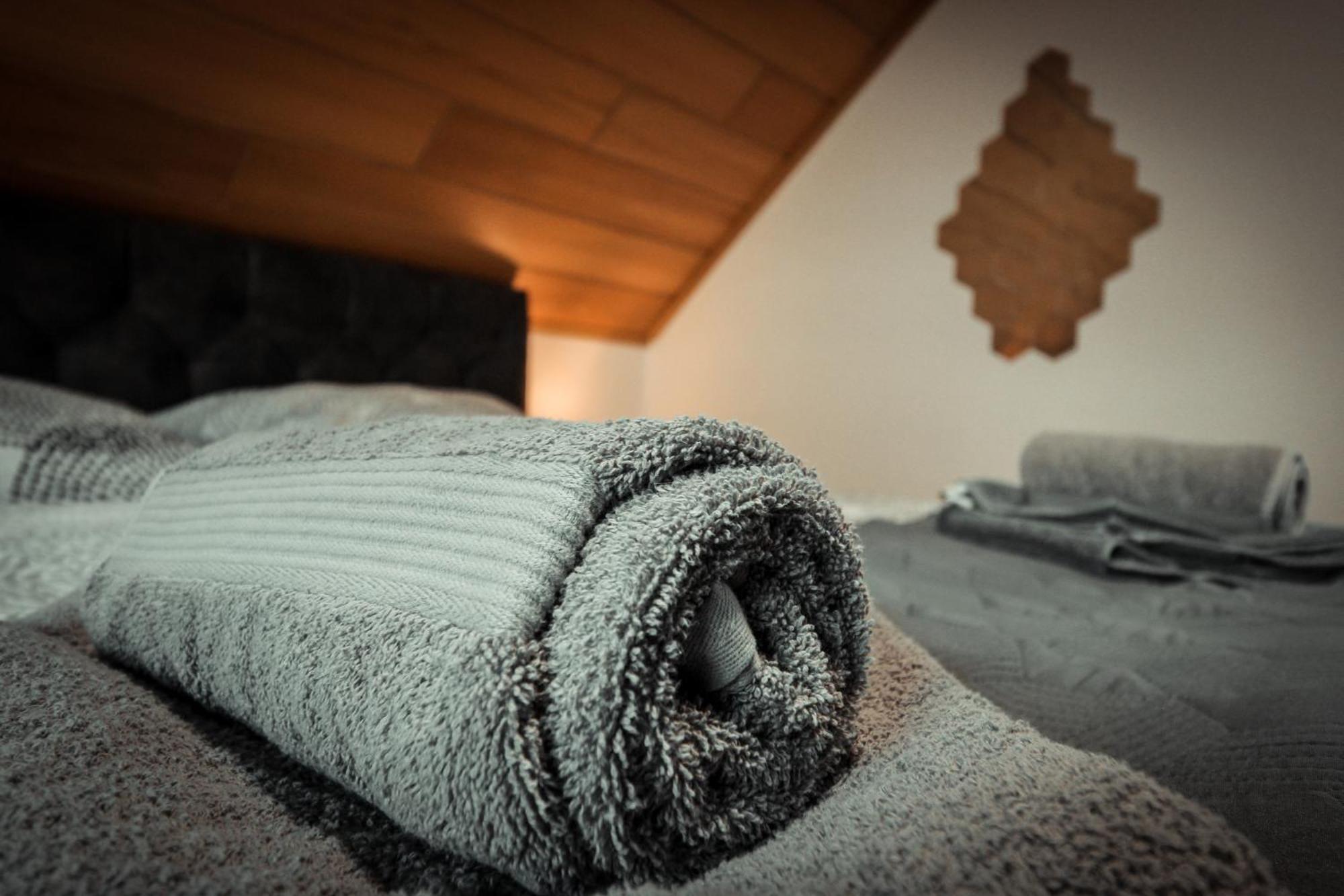 Stilvolle Wellness-Ferienwohnung In Neef Whirlpool, Sauna, Grill, Fitness, Billard & Moselblick ภายนอก รูปภาพ